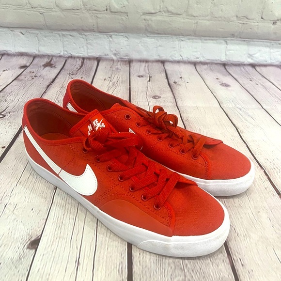 Nike Other - Nike SB BLZR‎ Court